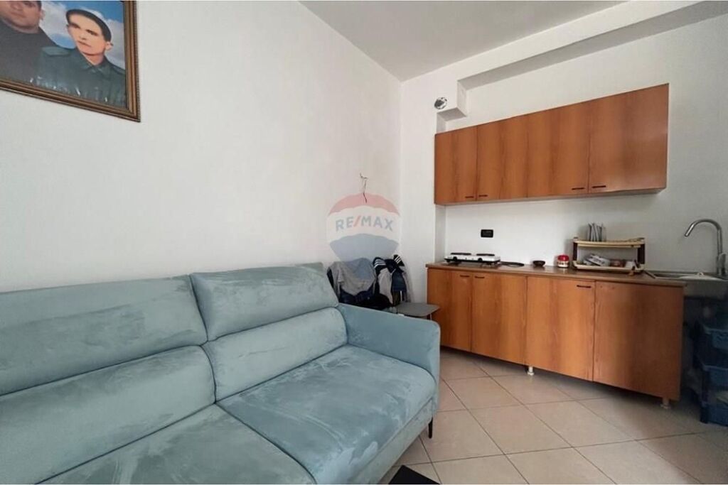 🏡 Apartament 1+1 për Shitje – Xhamia, Vlorë