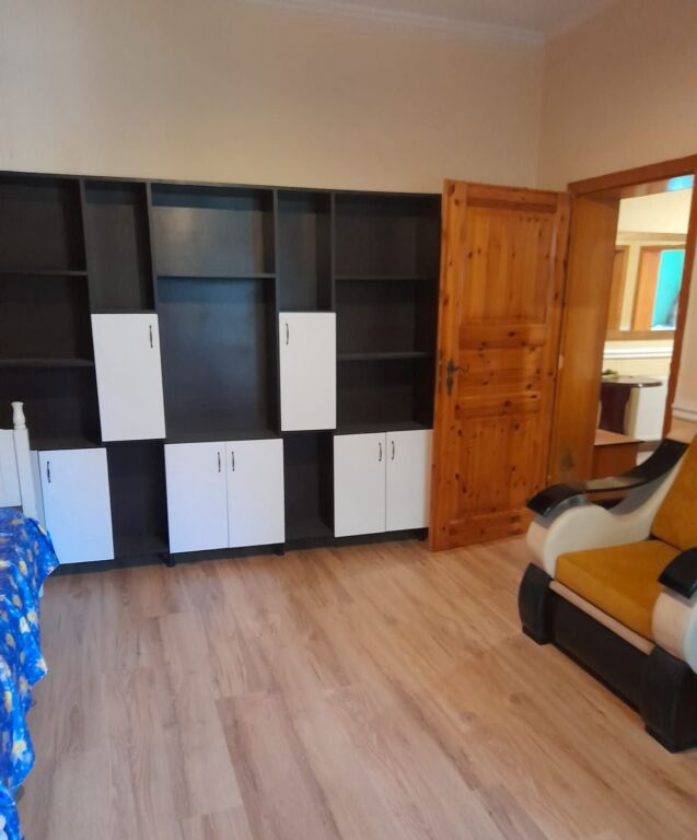 Affittasi appartamento 2+1, Komuna Parisit vicino a Kristal Center 650 mila leke