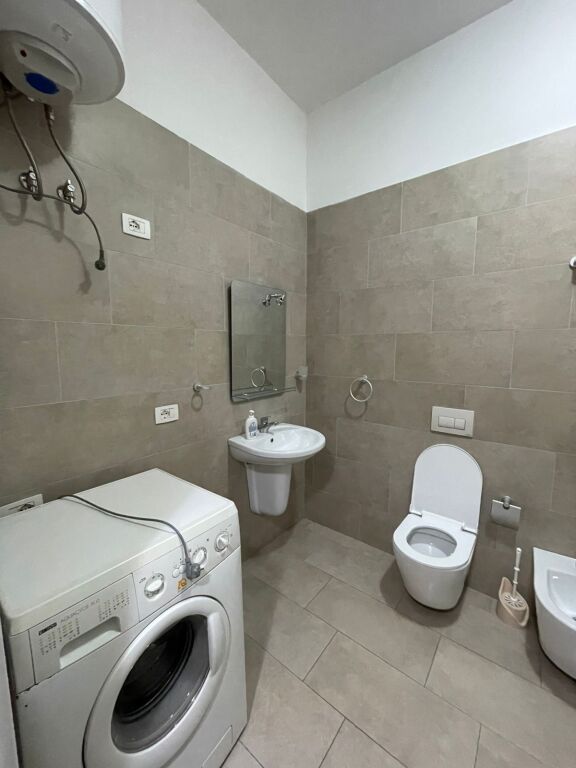 🏡 Appartamento 1+1 in affitto vicino a Square 21