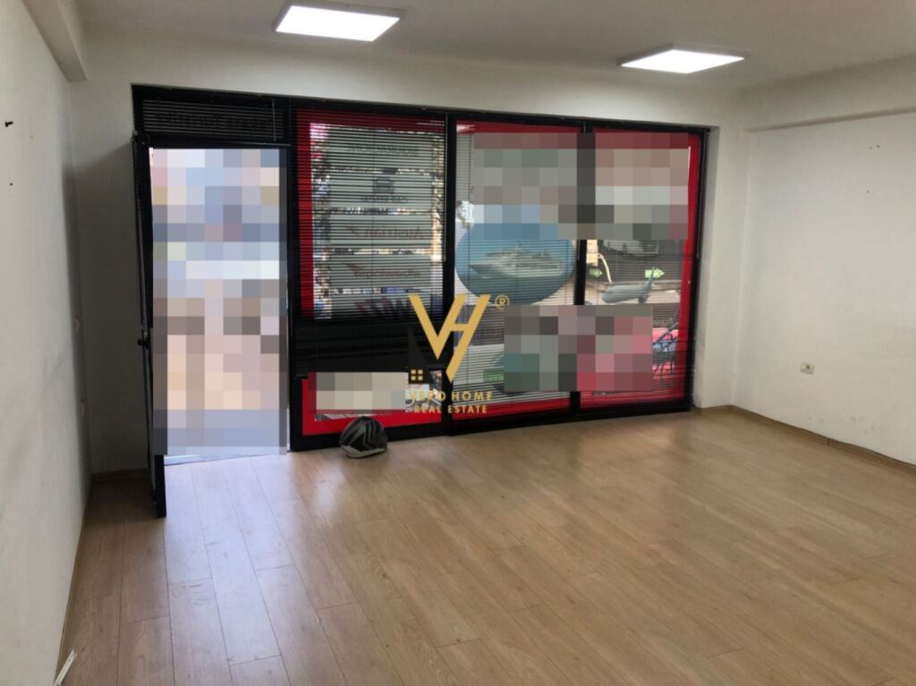 AFFITTASI NEGOZIO 38 M2 A ZOGU I ZI 50.000 LEKE