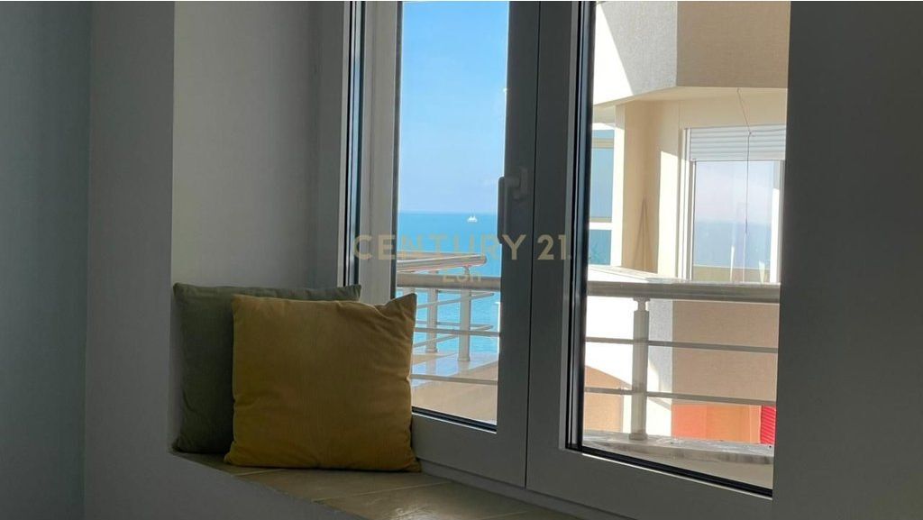 VENDESI SUPER APPARTAMENTO 2+2 IN PRIMA FILA CON VISTA SUL MARE DALLO SCoglio DI KAVAJË, DURRËS!!