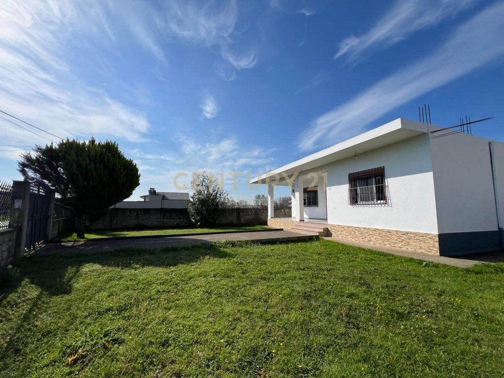 PRIVATE HOUSE FOR SALE NEAR THE CENTER IN SHIJAK !