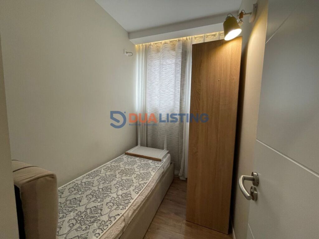 We rent a 2+1 apartment in the Brryli area.