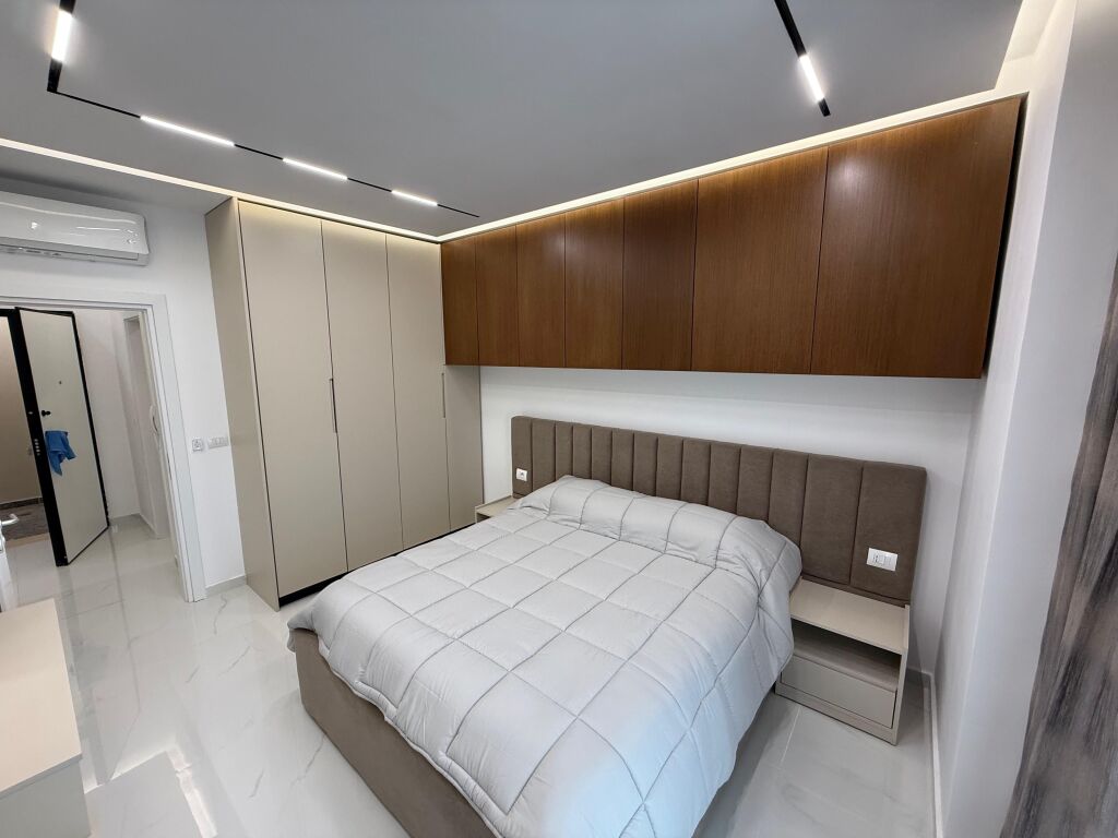 Qera Apartament 1+1 + 🅿️ në Zogu i Zi