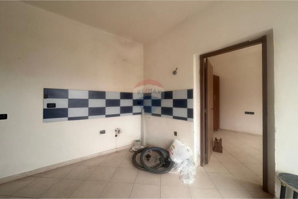 🏡 Appartamento 1+1 in Vendita – Liceo Ali Demi, Vlorë