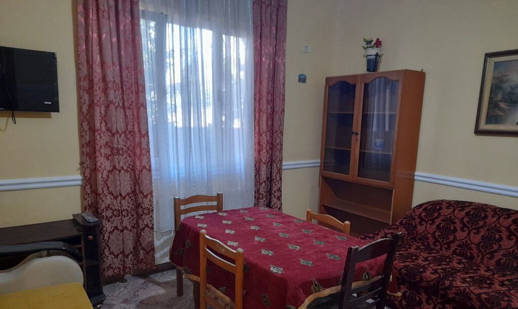 Affittasi appartamento 2+1, Komuna Parisit vicino a Kristal Center 650 mila leke
