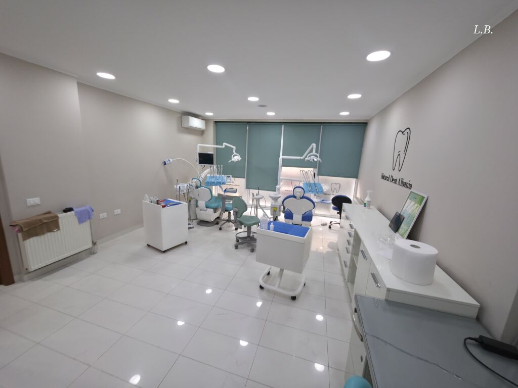 PREMISES FOR RENT AT KIKA 1 PARIS COMMUNE (SUITABLE FOR OFFICE OR CLINIC)