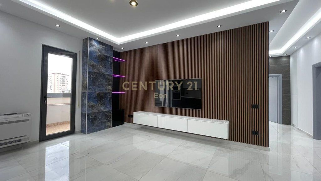 VENDESI SUPER APPARTAMENTO 2+1+2 CON VISTA MARE A VOLLGA, DURRES !!