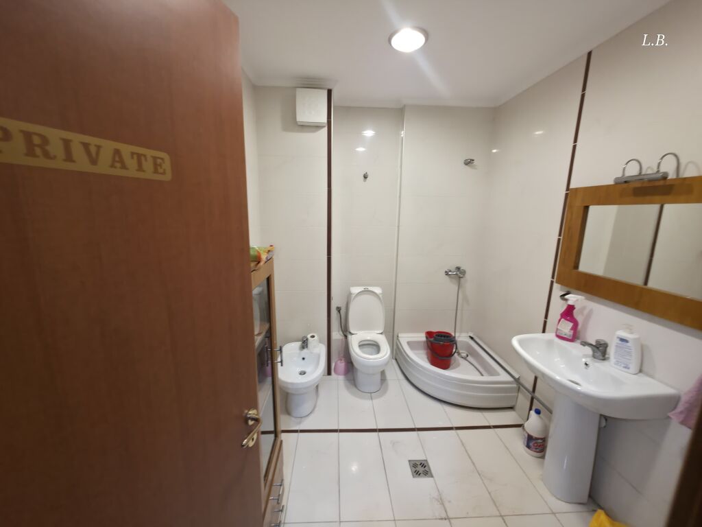 PREMISES FOR RENT AT KIKA 1 PARIS COMMUNE (SUITABLE FOR OFFICE OR CLINIC)