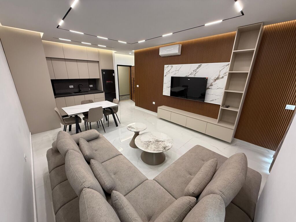 Qera Apartament 1+1 + 🅿️ në Zogu i Zi