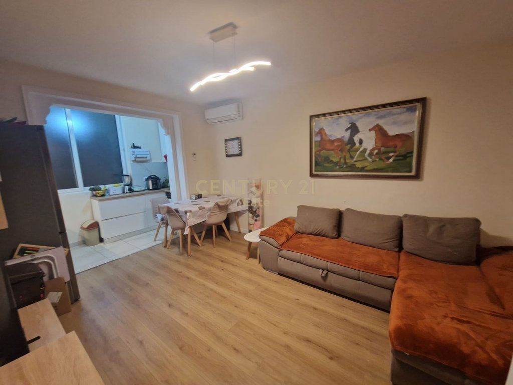 Appartamento 1+1 in vendita in via Mine Peza, Tirana.