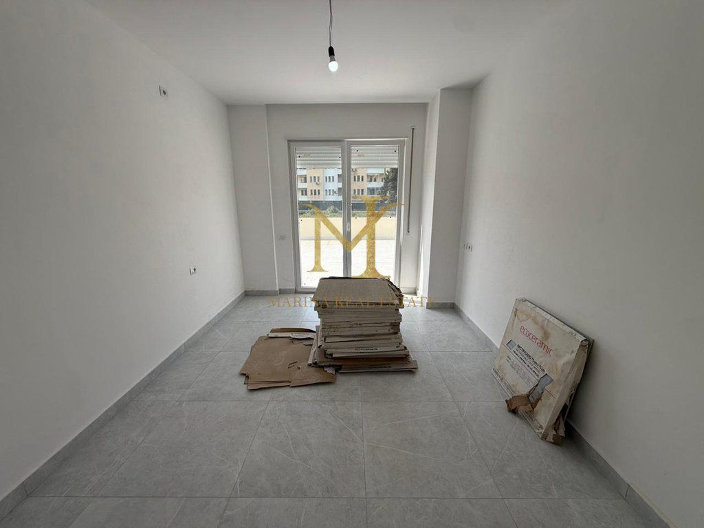 Vendesi Appartamento 2+1+ 90 m2 Veranda – Scoglio di Kavaja, Durazzo