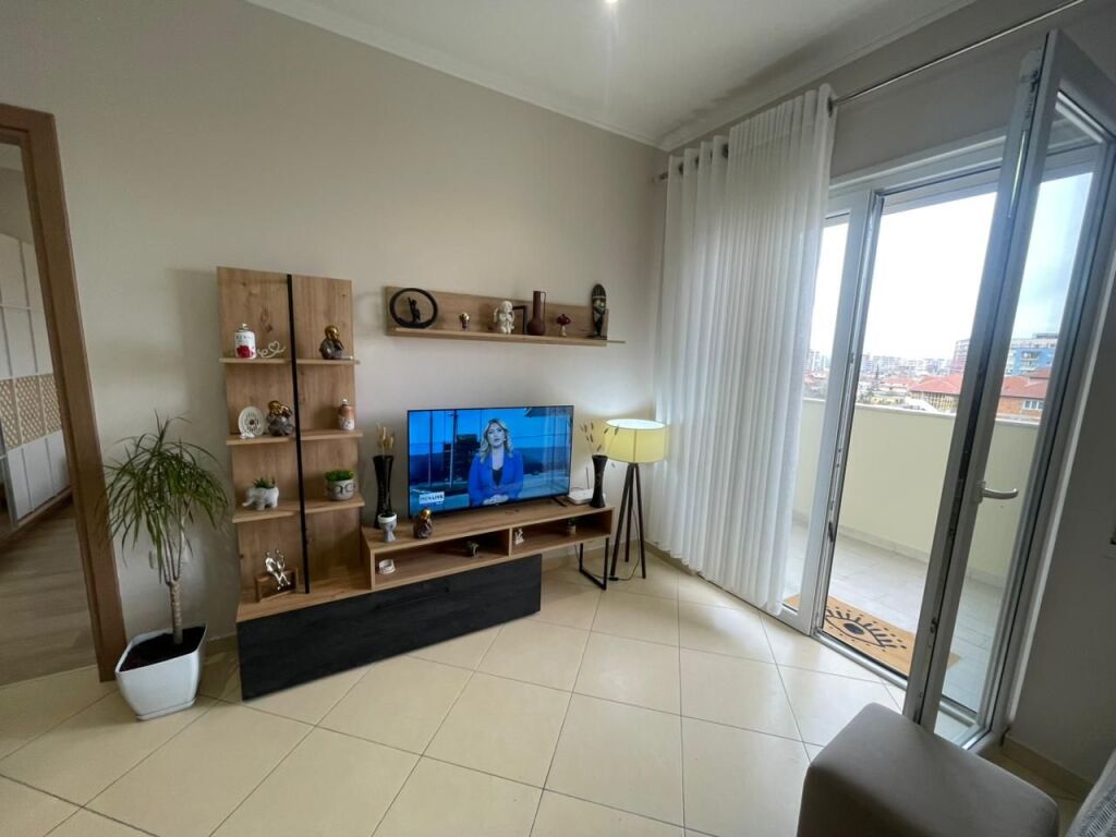 Apartament 1+1 me qira prane delijorgjit