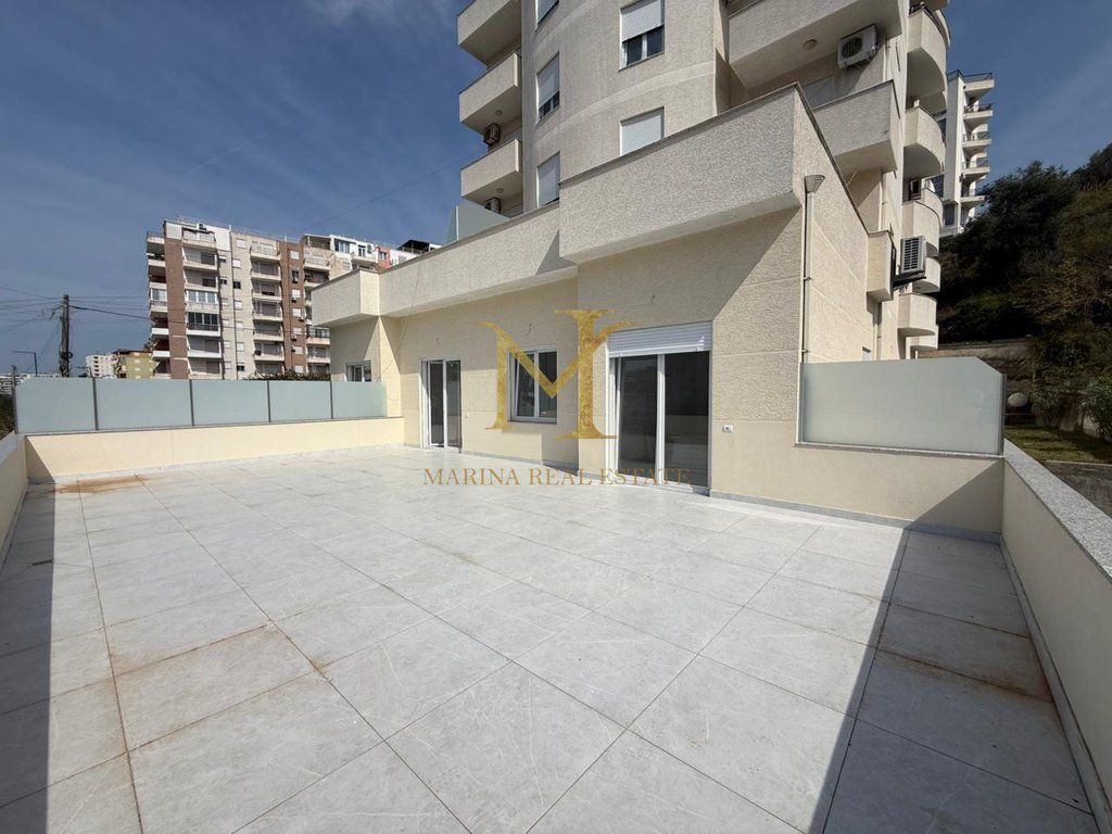 Vendesi Appartamento 2+1+ 90 m2 Veranda – Scoglio di Kavaja, Durazzo