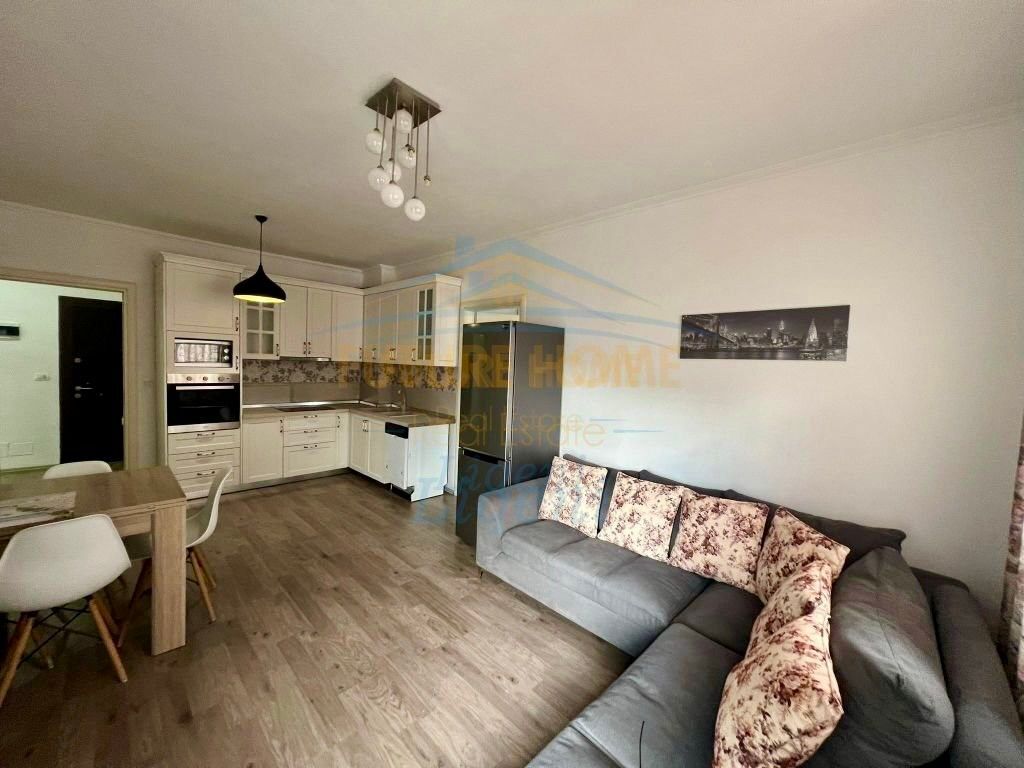 🏠 Vendesi arredato 2+1 in vendita a Unaza e Re – Con ipoteca! ✨