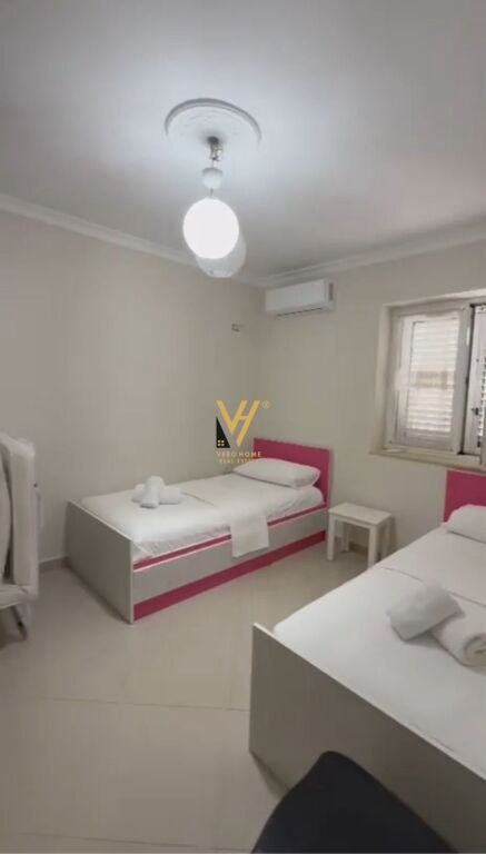 JEPET APARTAMENT 3+1+BLK ME QERA TE PAZARI I RI 90.000 LEKE