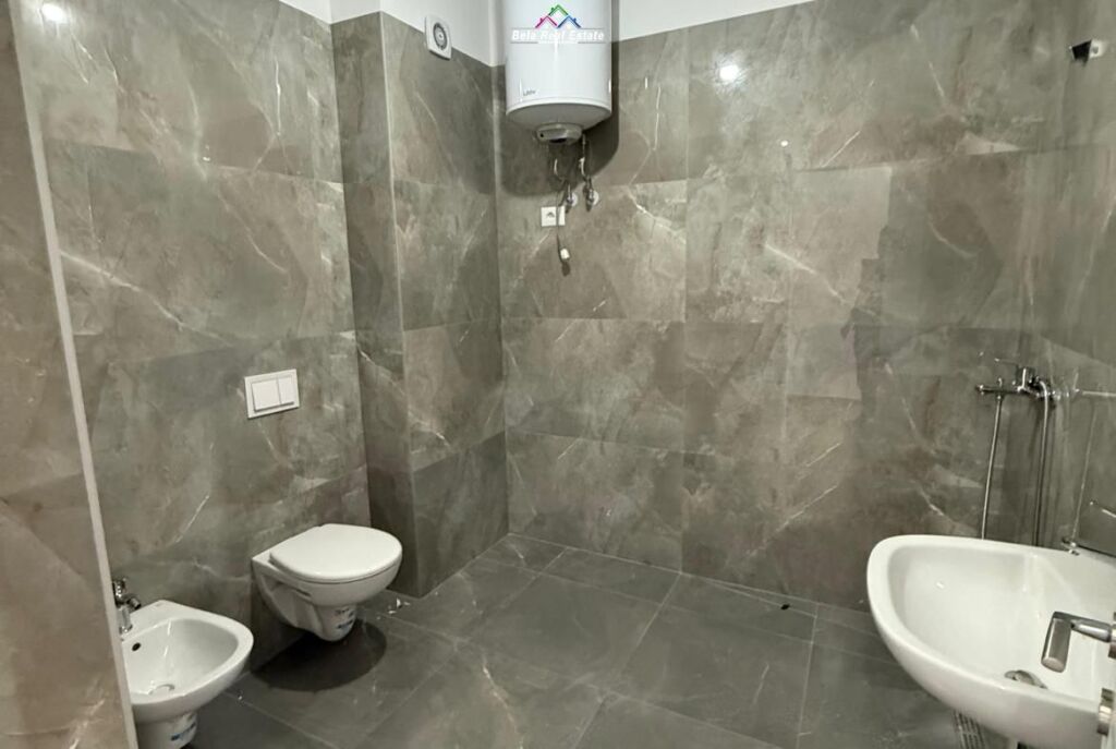 Zyre me Qera tek Farmacia 10 (ID BZ2693) Tirane