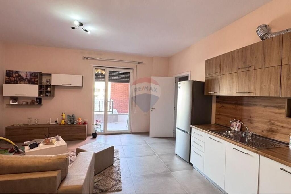 Apartment 1+1 for rent in Paskuqan