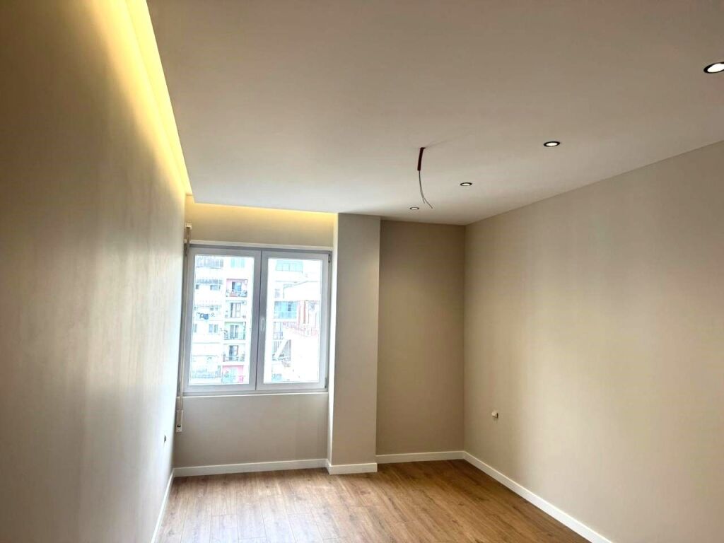 🏡 Affittasi Super Appartamento 2+1+2 per uffici, 5 Maggio dietro Concordia