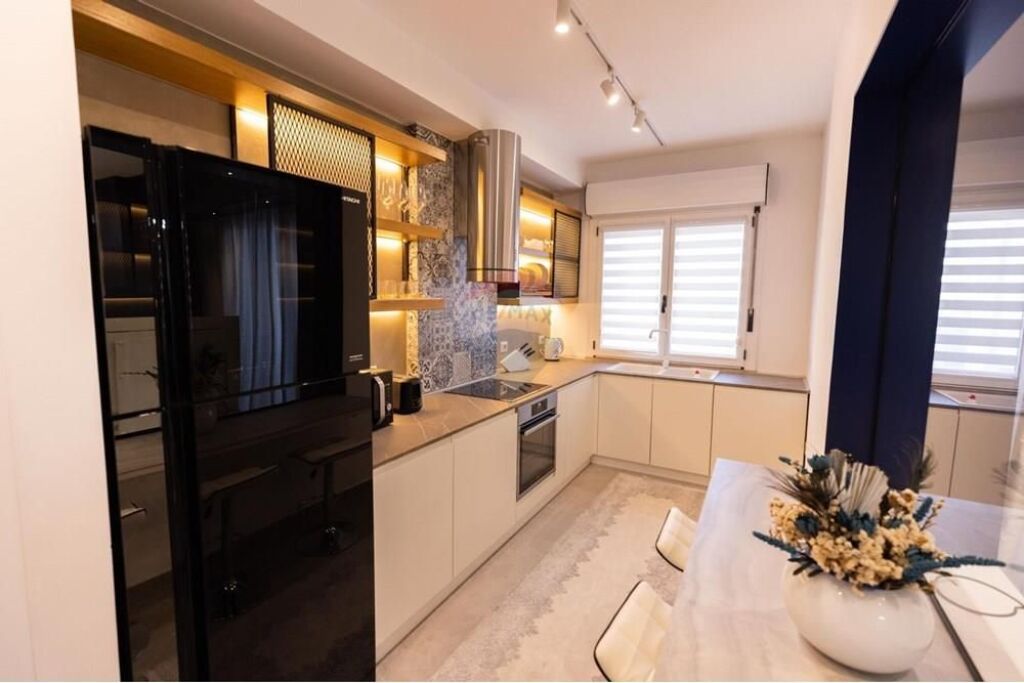 Appartamento 2+1 in vendita – vicino a Piazza Skënderbej