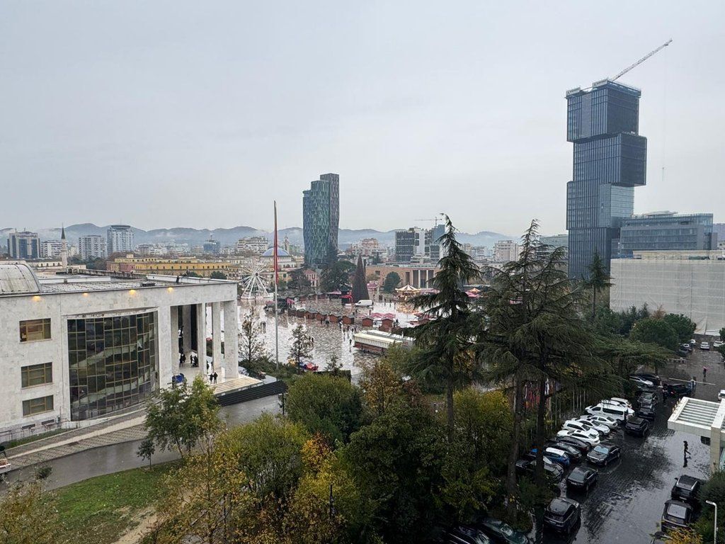 Shitet, Apartament 2+1+2, Tirana's Rock, Qendër.