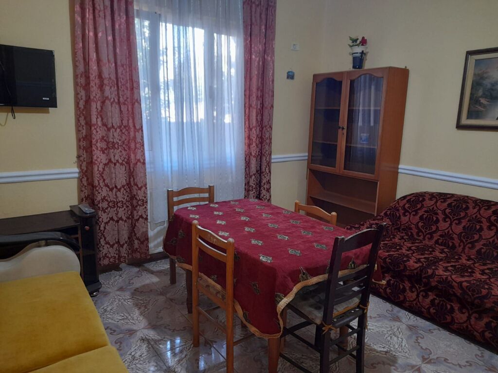 Kristal Center, jepet me qera apartament 2+1