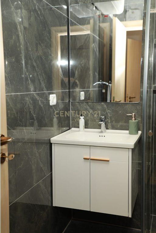 JEPET ME QIRA APARTAMENT 1+1 TEK VOLLGA DURRES
