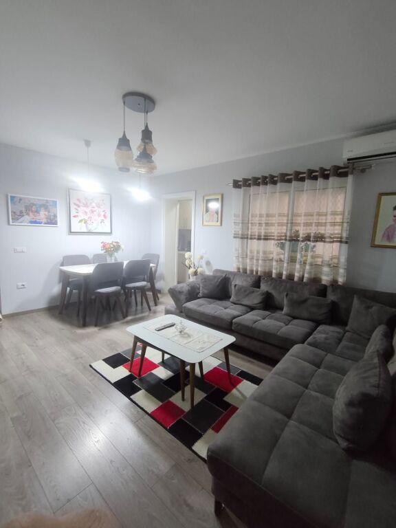 Tirane, affittasi appartamento 1+1