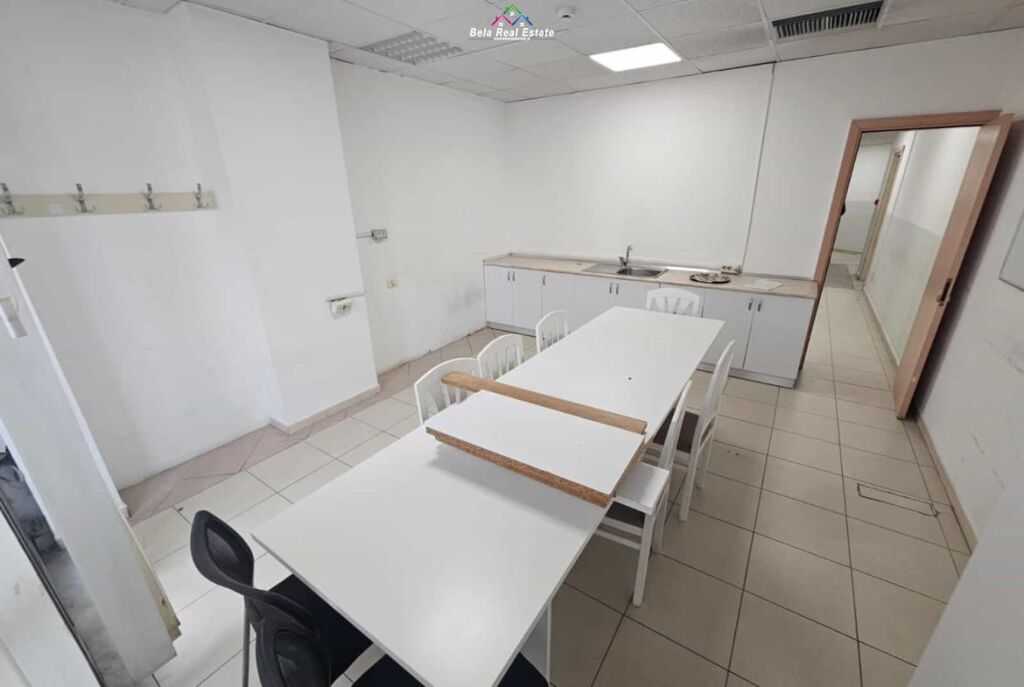 Zyre me Qera Ne Bllok (ID BZ2467) Tirane.