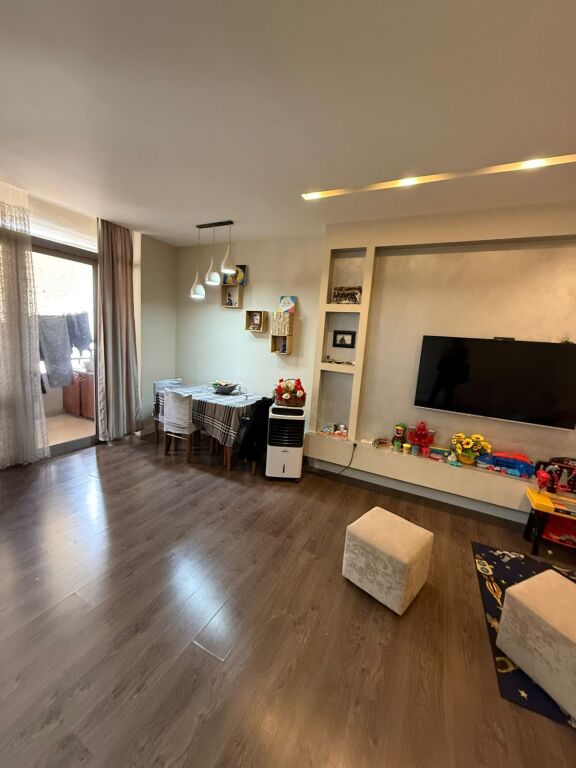 Appartamento 2+1+2 in vendita ad Astir di fronte a Villa L-2 (140.000 euro) 100 m2