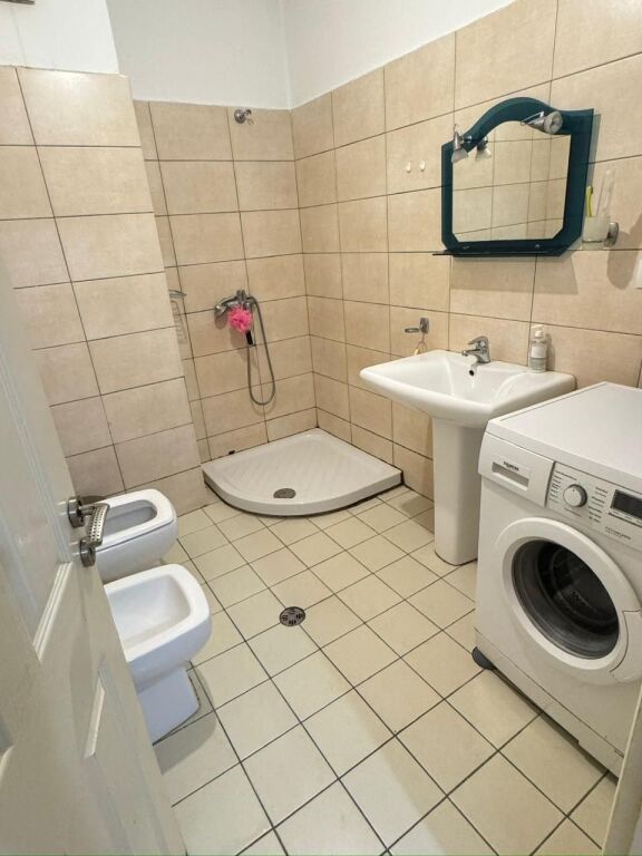 Shitet Apartament 2+1 në Yzberisht