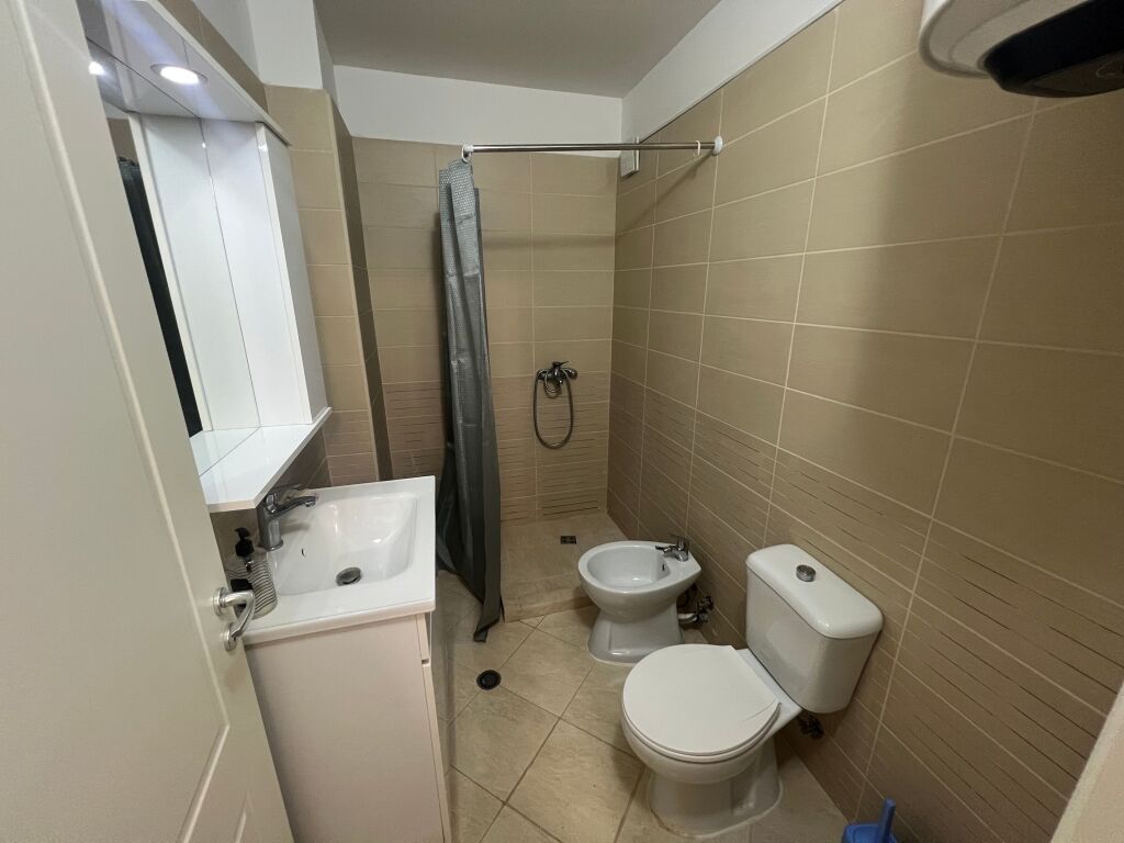 JEPET ME QERA APARTAMENT 2+1+2 LINZE ( RR. SOTIRAQ CACI)