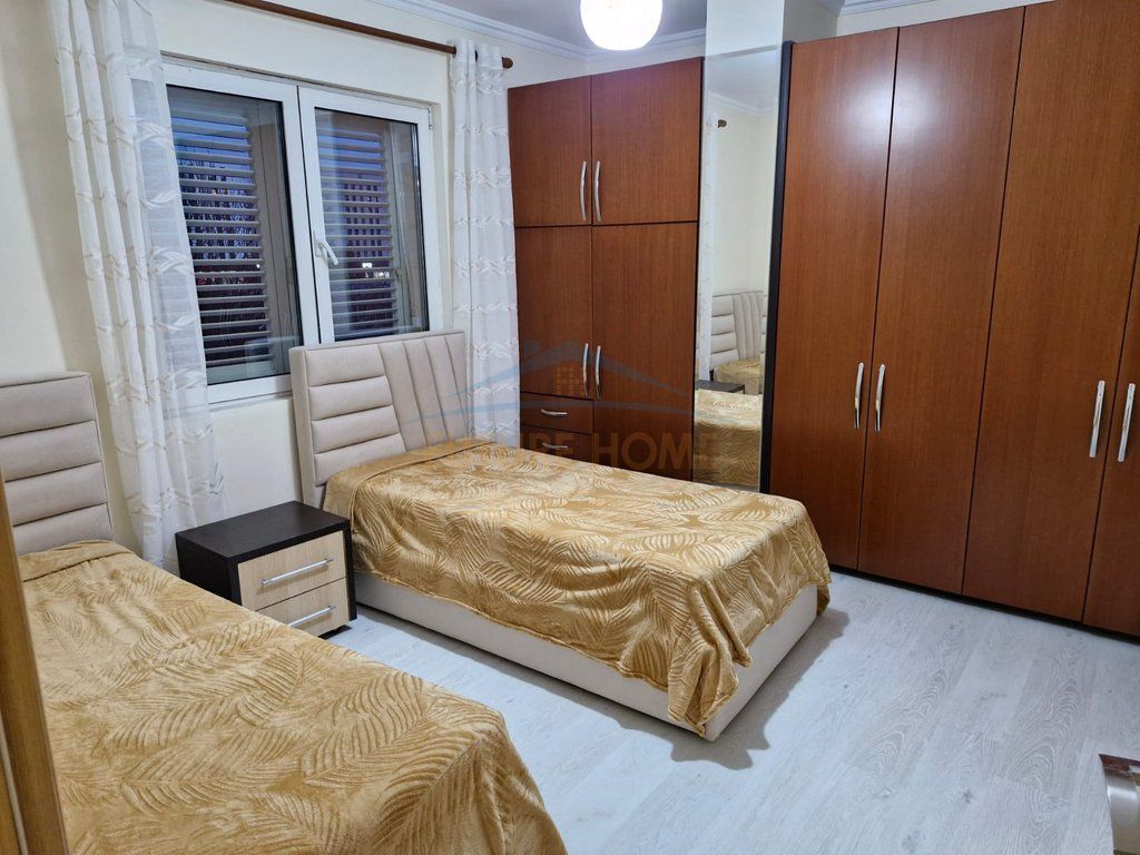 VENDESI APPARTAMENTO 3+1, PORCELLANA