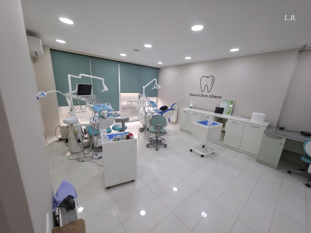 PREMISES FOR RENT AT KIKA 1 PARIS COMMUNE (SUITABLE FOR OFFICE OR CLINIC)