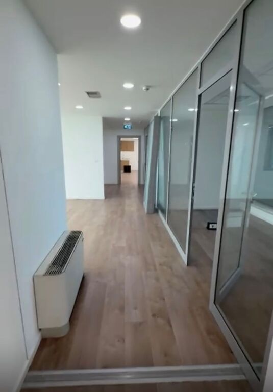 ZYRE PER QERA GALERIA ETC