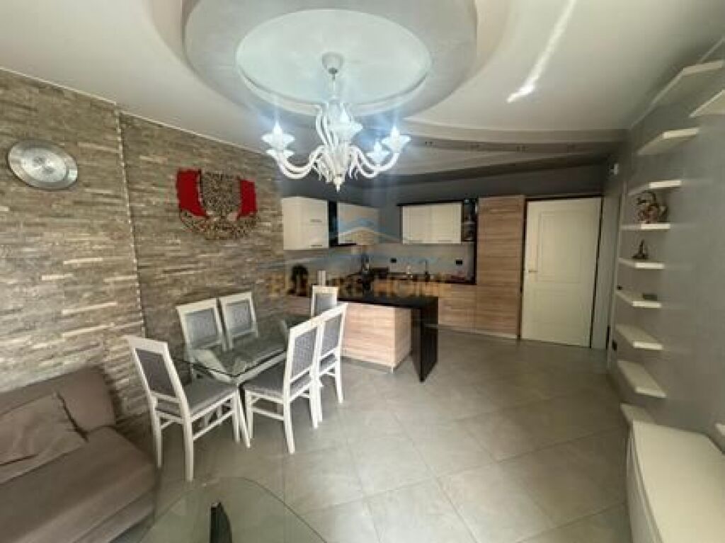 Qera, Apartament 2+1, Unaza e Re, Tirane.