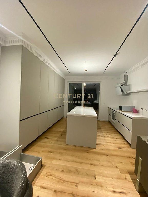 Luxurious villa for rent near Teg