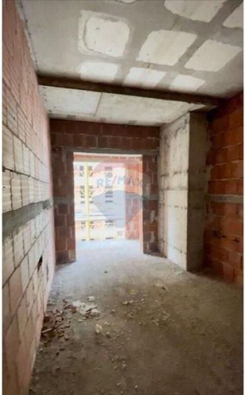 Apartament 1+1 ne shitje,Laprake Entry
