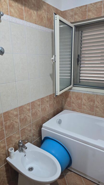 Vendesi 2+1 a Himare