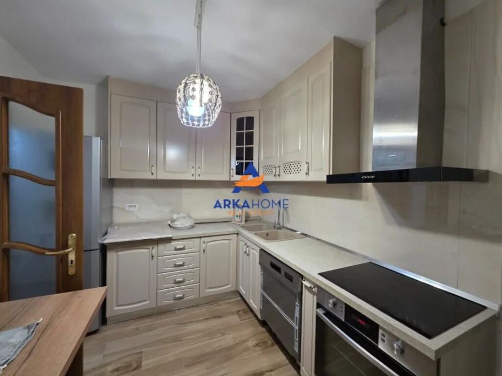 APPARTAMENTO IN AFFITTO 4+1+2+BALCONE "VIA FORTUZI, MINE PEZA" 1500 EURO