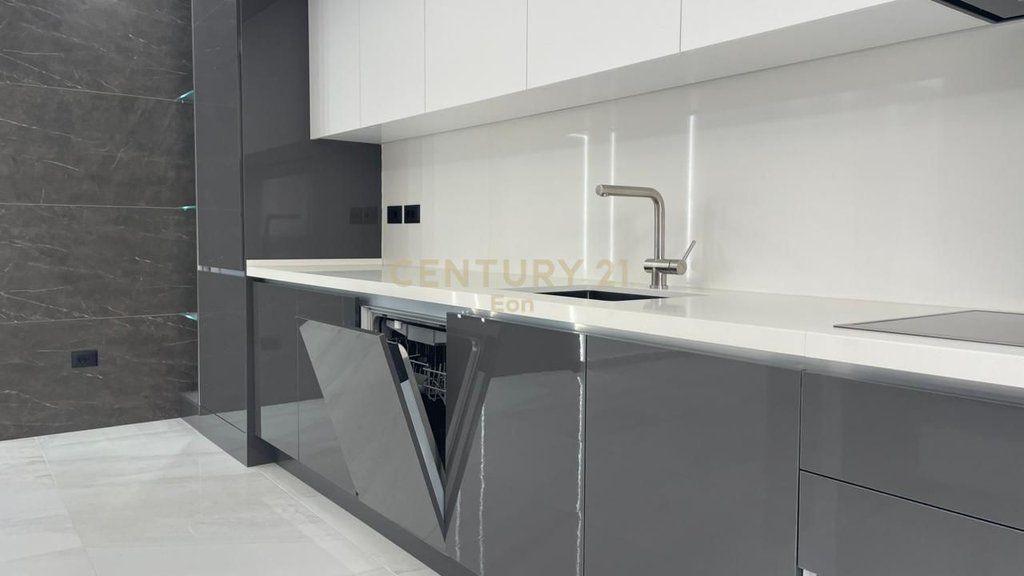 VENDESI SUPER APPARTAMENTO 2+1+2 CON VISTA MARE A VOLLGA, DURRES !!