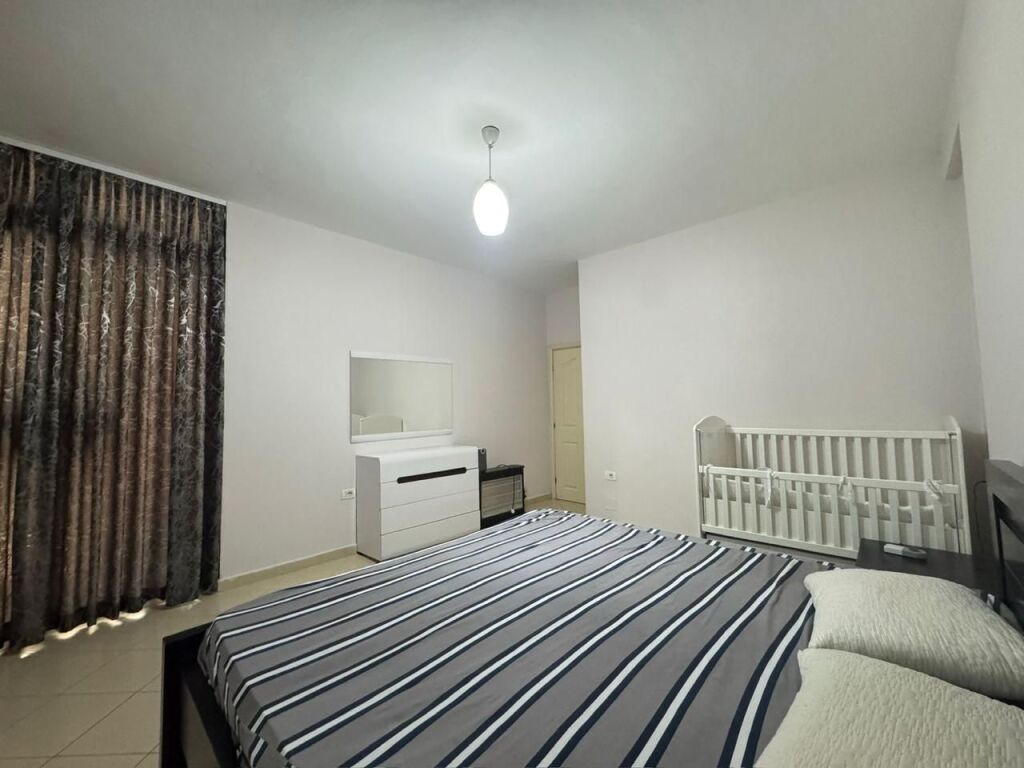 Shitet Apartament 2+1 në Yzberisht