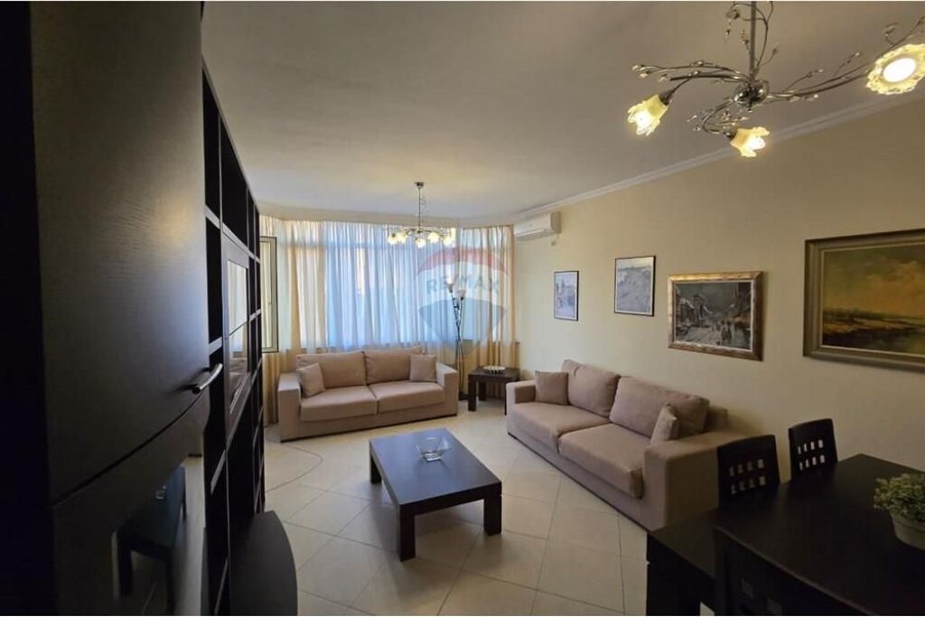 Apartament me qira 3+1+2 Komuna Parisit