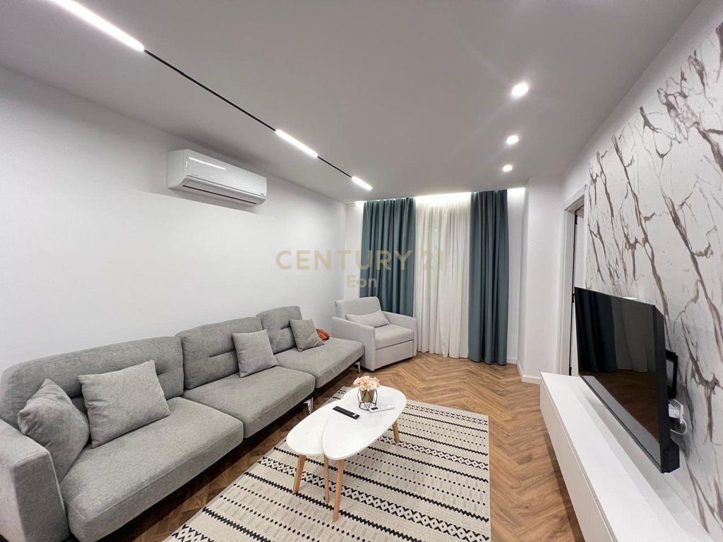 Shitet Apartament 1+1, prane Grand Blue Fafa, Golem