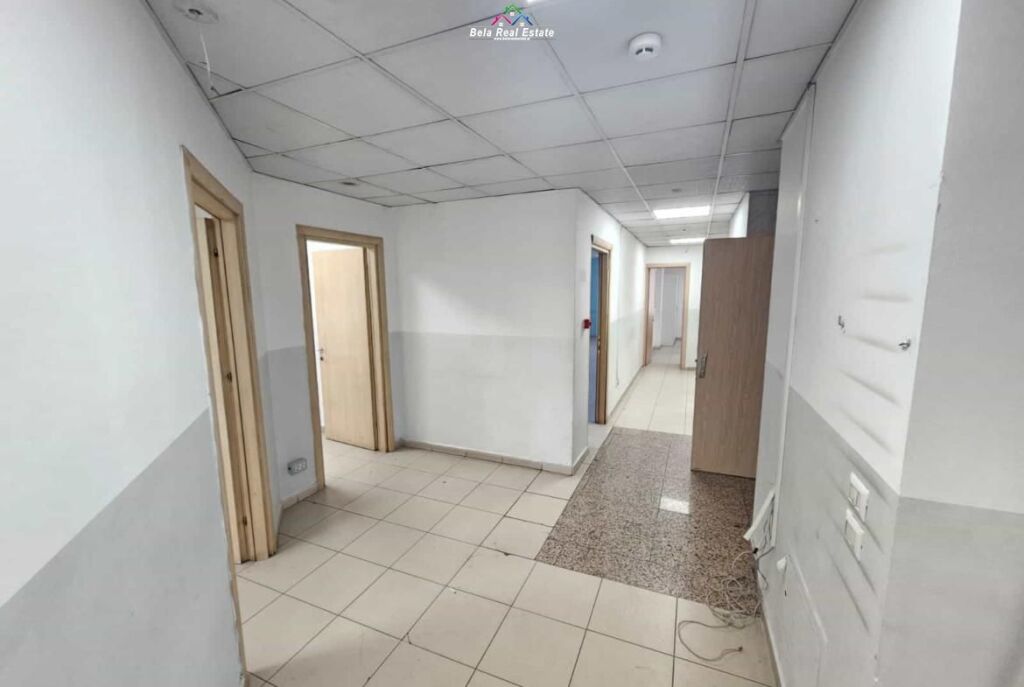 Zyre me Qera Ne Bllok (ID BZ2467) Tirane.