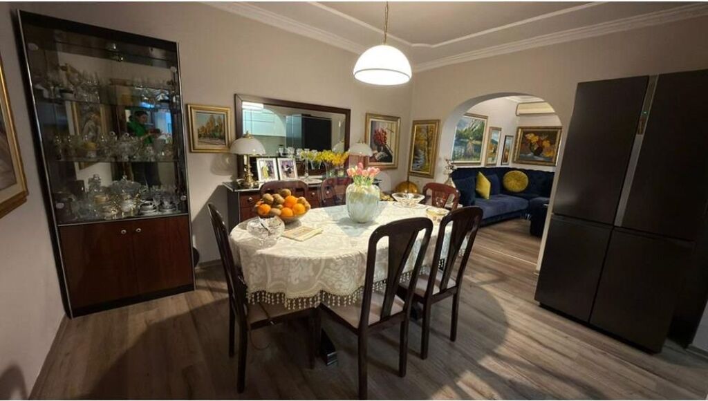 SHITET APARTAMENT 3+1 – RRUGA E KAVAJËS