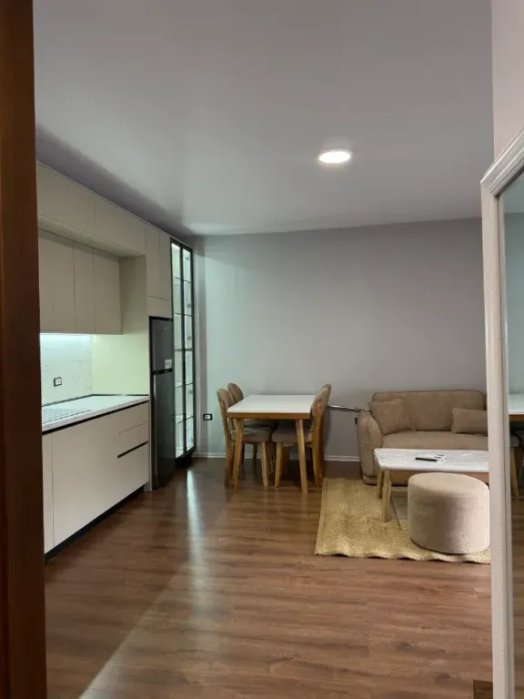 Jepet super apartament 1+1 me qera tek Bulevardi Ri
