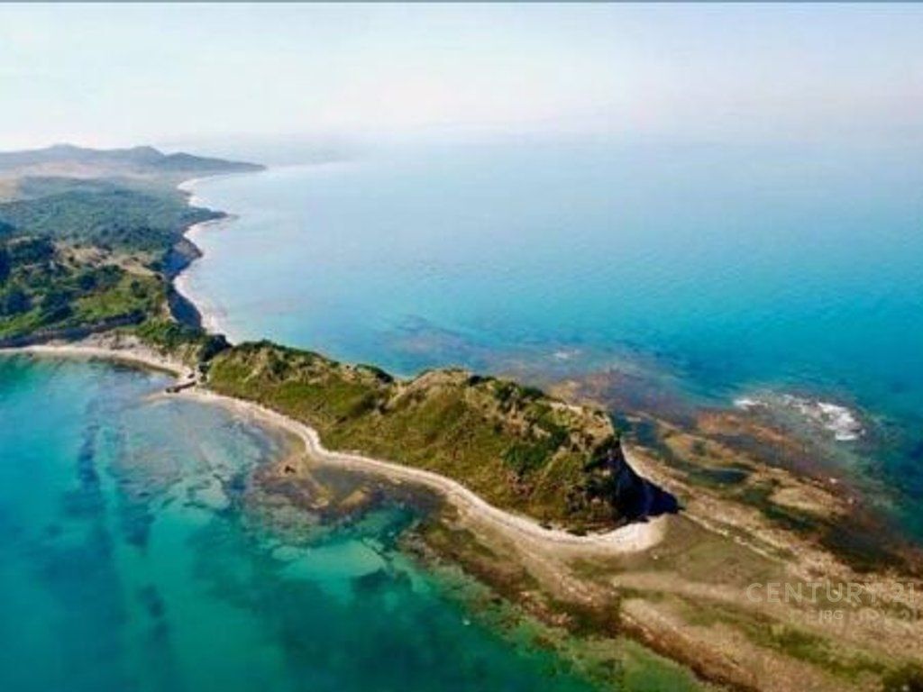 Land near Rodon Cape!