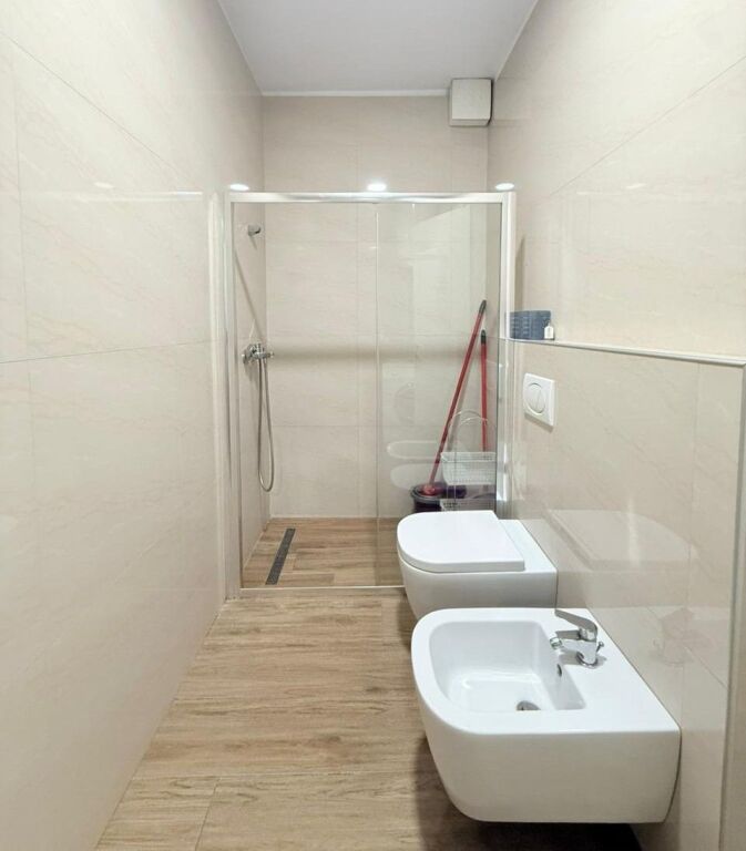 📌Appartamento 2+1 in Affitto con Posto Auto – Complesso Delijorgji