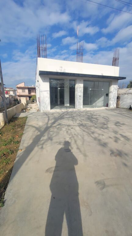 BUSINESS PREMISES FOR RENT AT ROYAL GAZ, DURRES